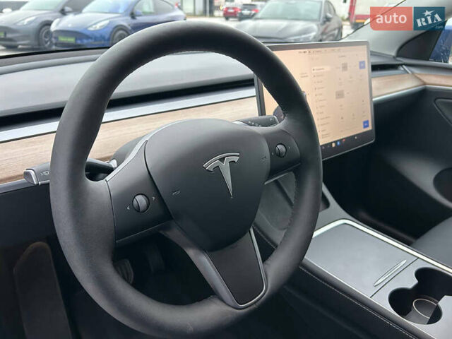 Синий Тесла Model Y, объемом двигателя 0 л и пробегом 9 тыс. км за 28900 $, фото 7 на Automoto.ua