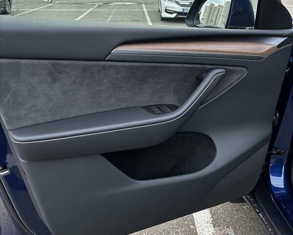 Синий Тесла Model Y, объемом двигателя 0 л и пробегом 9 тыс. км за 48800 $, фото 9 на Automoto.ua