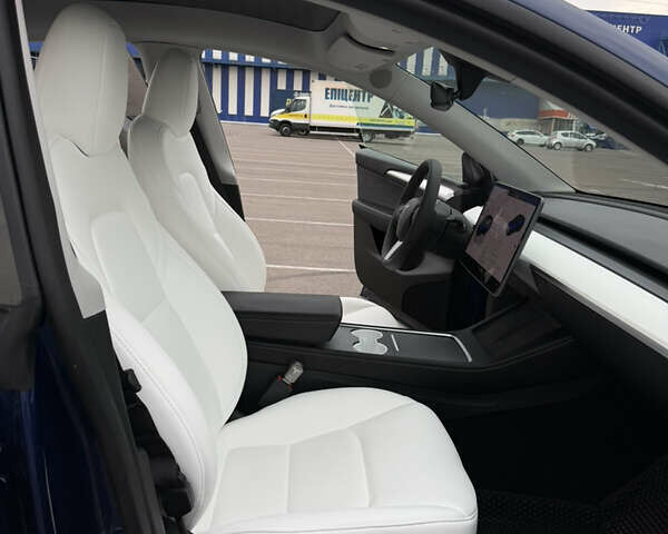 Синий Тесла Model Y, объемом двигателя 0 л и пробегом 7 тыс. км за 34900 $, фото 49 на Automoto.ua
