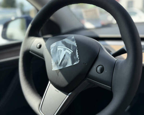 Синий Тесла Model Y, объемом двигателя 0 л и пробегом 1 тыс. км за 37500 $, фото 20 на Automoto.ua