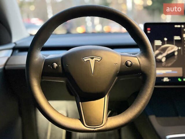 Синий Тесла Model Y, объемом двигателя 0 л и пробегом 24 тыс. км за 33850 $, фото 9 на Automoto.ua