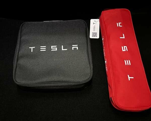 Синий Тесла Model Y, объемом двигателя 0 л и пробегом 9 тыс. км за 48800 $, фото 24 на Automoto.ua