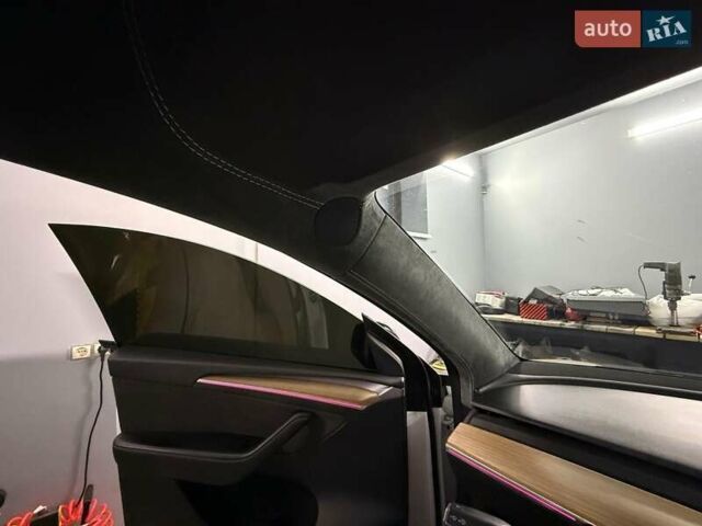 Зеленый Тесла Model Y, объемом двигателя 0 л и пробегом 110 тыс. км за 28999 $, фото 12 на Automoto.ua