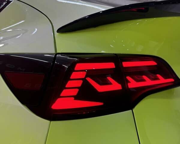 Зеленый Тесла Model Y, объемом двигателя 0 л и пробегом 11 тыс. км за 27999 $, фото 2 на Automoto.ua