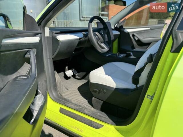 Зеленый Тесла Model Y, объемом двигателя 0 л и пробегом 11 тыс. км за 27999 $, фото 21 на Automoto.ua