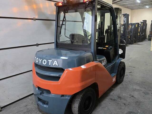 Тойота 02-8FDF, об'ємом двигуна 3 л та пробігом 57 тис. км за 31522 $, фото 4 на Automoto.ua