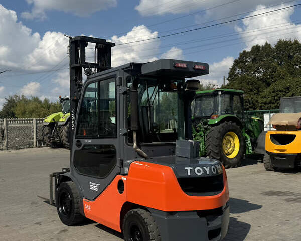 Оранжевый Тойота 02-8FDJF35, объемом двигателя 0 л и пробегом 4 тыс. км за 19900 $, фото 2 на Automoto.ua