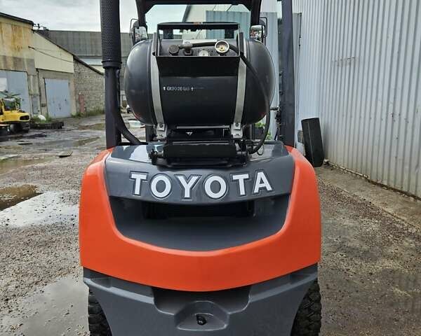 Тойота 02-8FG25, об'ємом двигуна 2.2 л та пробігом 10 тис. км за 16300 $, фото 3 на Automoto.ua