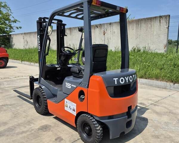 Красный Тойота 02-8FGF15, объемом двигателя 2.4 л и пробегом 5 тыс. км за 11457 $, фото 4 на Automoto.ua
