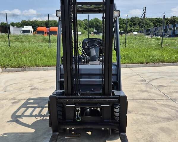 Красный Тойота 02-8FGF15, объемом двигателя 2.4 л и пробегом 5 тыс. км за 11457 $, фото 2 на Automoto.ua