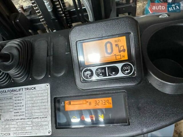 Красный Тойота 02-8FGF15, объемом двигателя 2.3 л и пробегом 6 тыс. км за 15180 $, фото 1 на Automoto.ua