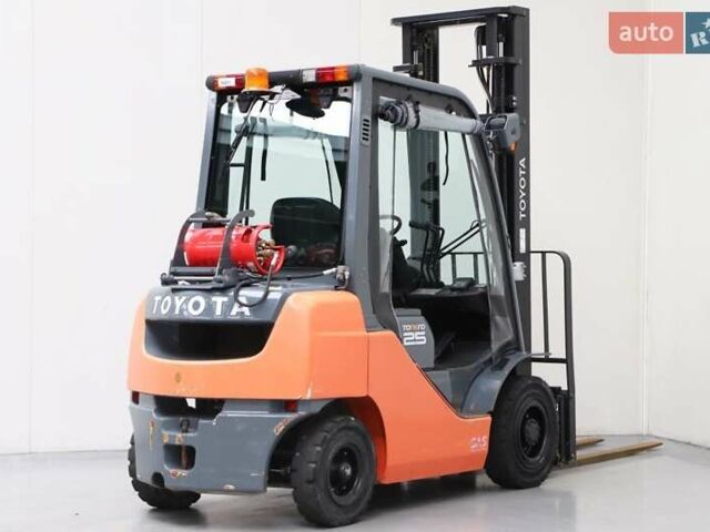 Оранжевый Тойота 02-8FGF25, объемом двигателя 0 л и пробегом 0 тыс. км за 18495 $, фото 1 на Automoto.ua