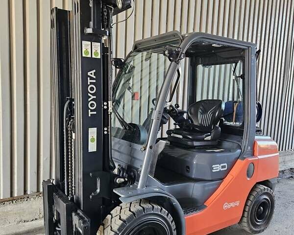 Тойота 02-8FGF30, объемом двигателя 2.2 л и пробегом 4 тыс. км за 21900 $, фото 1 на Automoto.ua