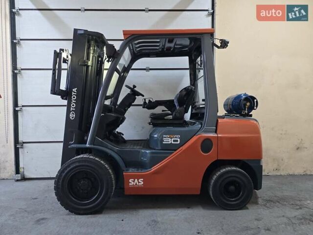 Тойота 02-8FGF30, объемом двигателя 2.2 л и пробегом 30 тыс. км за 24471 $, фото 2 на Automoto.ua