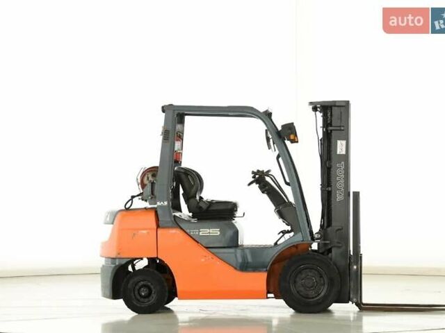 Красный Тойота 32FG-25, объемом двигателя 0 л и пробегом 1 тыс. км за 21300 $, фото 1 на Automoto.ua