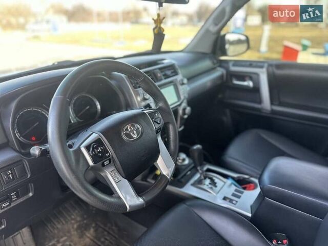 Белый Тойота 4Раннер, объемом двигателя 4 л и пробегом 250 тыс. км за 24800 $, фото 17 на Automoto.ua