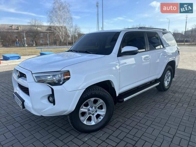 Белый Тойота 4Раннер, объемом двигателя 4 л и пробегом 250 тыс. км за 24800 $, фото 14 на Automoto.ua