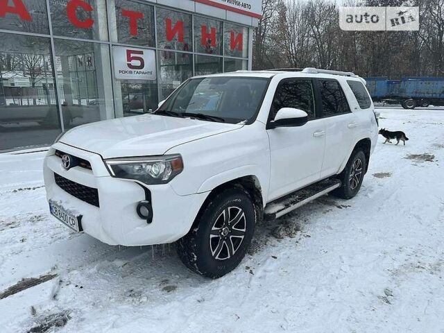 Белый Тойота 4Раннер, объемом двигателя 4 л и пробегом 250 тыс. км за 24800 $, фото 34 на Automoto.ua