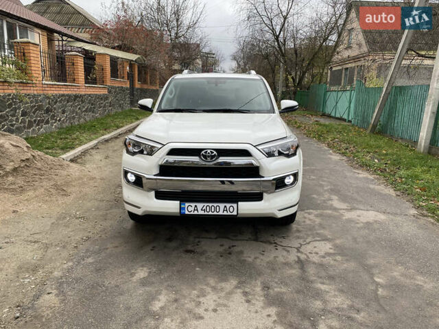 Білий Тойота 4Раннер, об'ємом двигуна 4 л та пробігом 51 тис. км за 37900 $, фото 3 на Automoto.ua