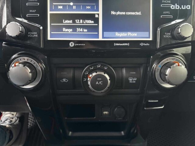 Білий Тойота 4Раннер, об'ємом двигуна 4 л та пробігом 122 тис. км за 35990 $, фото 23 на Automoto.ua