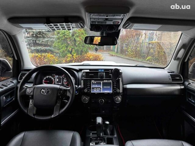 Білий Тойота 4Раннер, об'ємом двигуна 4 л та пробігом 122 тис. км за 35990 $, фото 31 на Automoto.ua