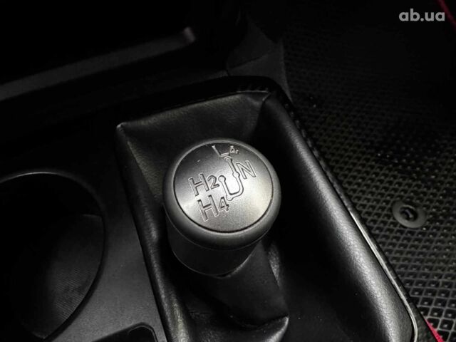 Білий Тойота 4Раннер, об'ємом двигуна 4 л та пробігом 122 тис. км за 35990 $, фото 24 на Automoto.ua