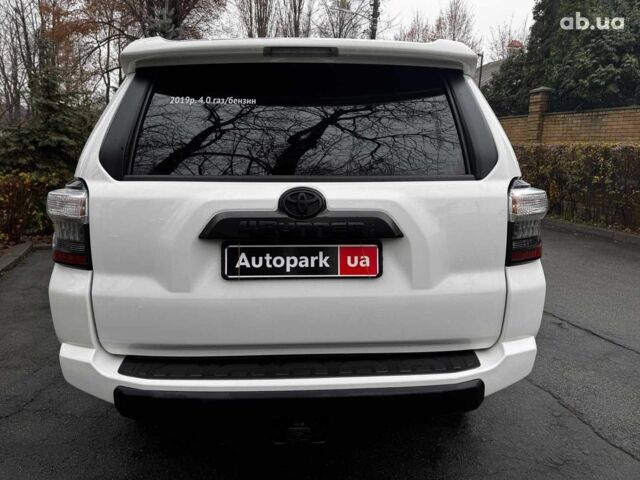 Білий Тойота 4Раннер, об'ємом двигуна 4 л та пробігом 122 тис. км за 35990 $, фото 6 на Automoto.ua