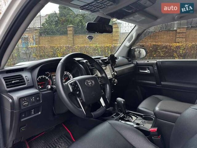 Белый Тойота 4Раннер, объемом двигателя 4 л и пробегом 122 тыс. км за 35990 $, фото 13 на Automoto.ua