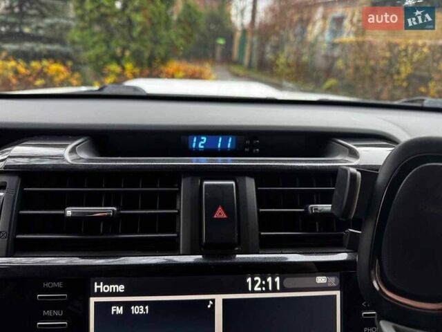 Белый Тойота 4Раннер, объемом двигателя 4 л и пробегом 122 тыс. км за 35990 $, фото 21 на Automoto.ua