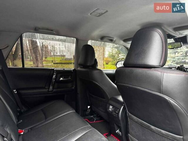 Белый Тойота 4Раннер, объемом двигателя 4 л и пробегом 122 тыс. км за 35990 $, фото 34 на Automoto.ua