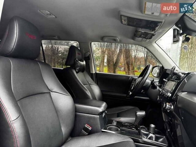 Белый Тойота 4Раннер, объемом двигателя 4 л и пробегом 122 тыс. км за 35990 $, фото 38 на Automoto.ua