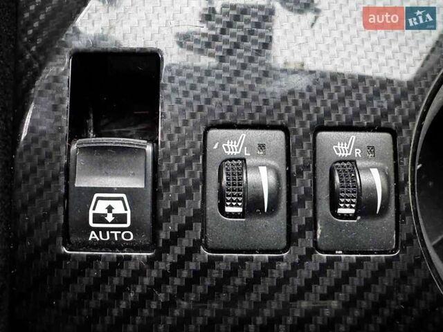 Белый Тойота 4Раннер, объемом двигателя 4 л и пробегом 122 тыс. км за 35990 $, фото 26 на Automoto.ua