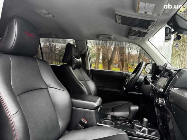 Білий Тойота 4Раннер, об'ємом двигуна 4 л та пробігом 122 тис. км за 35990 $, фото 37 на Automoto.ua