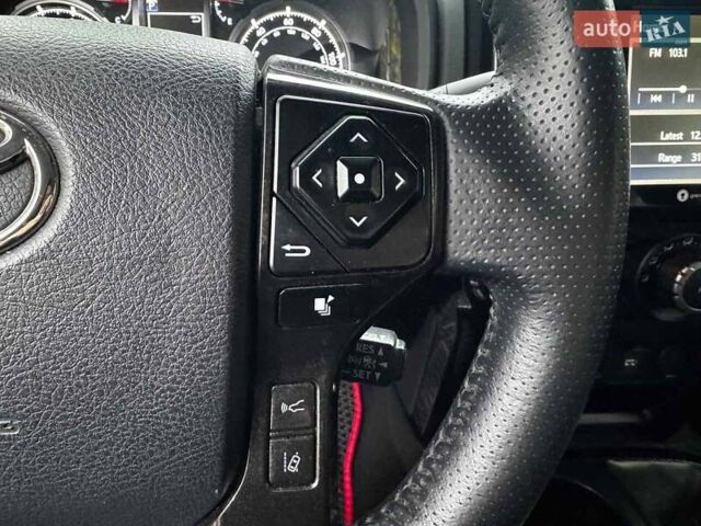 Белый Тойота 4Раннер, объемом двигателя 4 л и пробегом 122 тыс. км за 35990 $, фото 19 на Automoto.ua