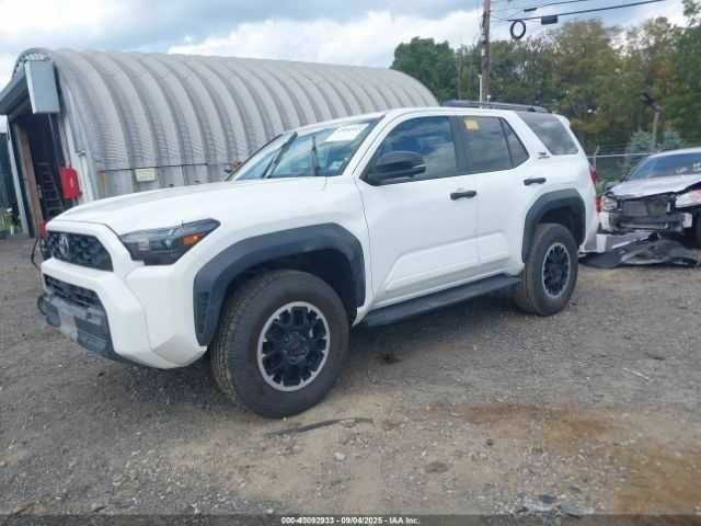 Білий Тойота 4Раннер, об'ємом двигуна 2.4 л та пробігом 4 тис. км за 721 $, фото 1 на Automoto.ua