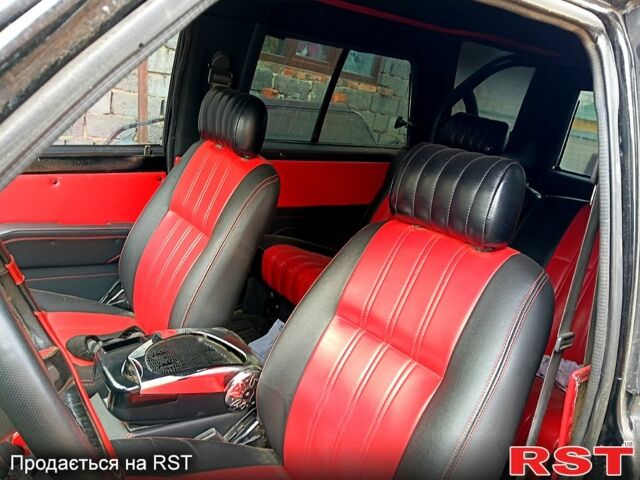 Черный Тойота 4Раннер, объемом двигателя 2 л и пробегом 400 тыс. км за 4300 $, фото 5 на Automoto.ua