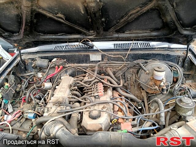 Черный Тойота 4Раннер, объемом двигателя 2 л и пробегом 400 тыс. км за 4300 $, фото 6 на Automoto.ua