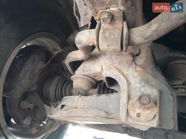 Черный Тойота 4Раннер, объемом двигателя 3 л и пробегом 350 тыс. км за 4800 $, фото 9 на Automoto.ua