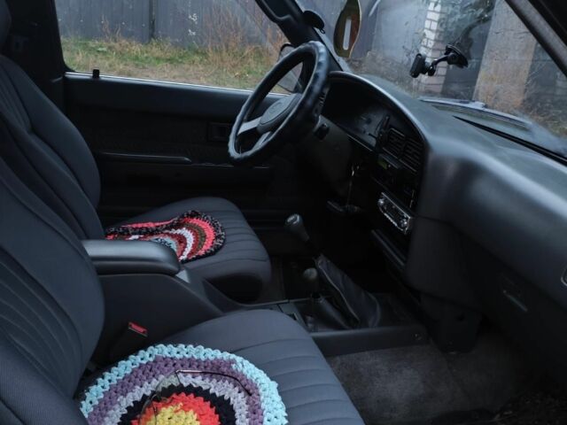 Черный Тойота 4Раннер, объемом двигателя 2.4 л и пробегом 512 тыс. км за 3500 $, фото 5 на Automoto.ua