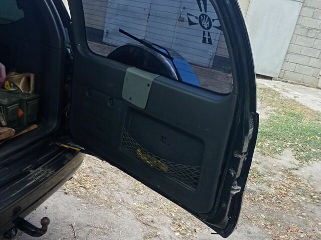 Чорний Тойота 4Раннер, об'ємом двигуна 3 л та пробігом 400 тис. км за 7000 $, фото 7 на Automoto.ua