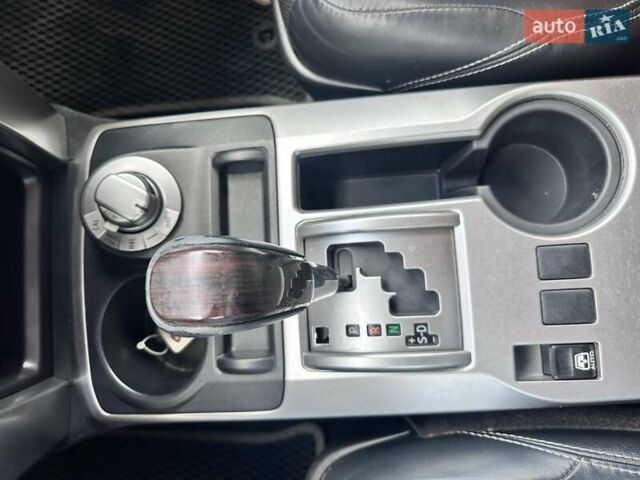Черный Тойота 4Раннер, объемом двигателя 3.96 л и пробегом 193 тыс. км за 25630 $, фото 10 на Automoto.ua