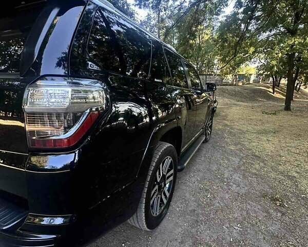 Черный Тойота 4Раннер, объемом двигателя 3.96 л и пробегом 193 тыс. км за 25630 $, фото 4 на Automoto.ua