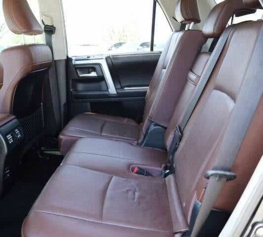 Черный Тойота 4Раннер, объемом двигателя 4 л и пробегом 98 тыс. км за 11700 $, фото 16 на Automoto.ua