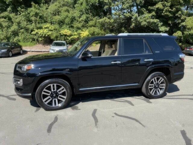 Черный Тойота 4Раннер, объемом двигателя 4 л и пробегом 35 тыс. км за 11600 $, фото 6 на Automoto.ua