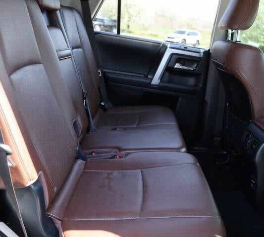 Черный Тойота 4Раннер, объемом двигателя 4 л и пробегом 98 тыс. км за 11700 $, фото 17 на Automoto.ua