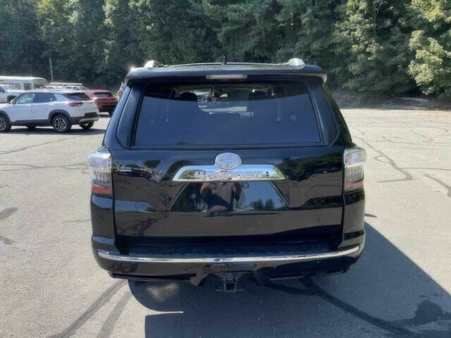 Черный Тойота 4Раннер, объемом двигателя 4 л и пробегом 35 тыс. км за 11600 $, фото 4 на Automoto.ua