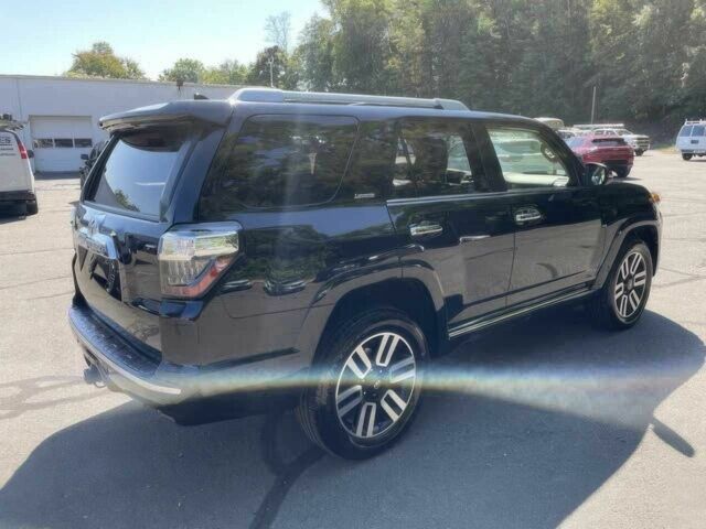 Черный Тойота 4Раннер, объемом двигателя 4 л и пробегом 35 тыс. км за 11600 $, фото 3 на Automoto.ua