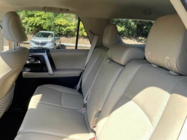 Черный Тойота 4Раннер, объемом двигателя 4 л и пробегом 35 тыс. км за 11600 $, фото 12 на Automoto.ua