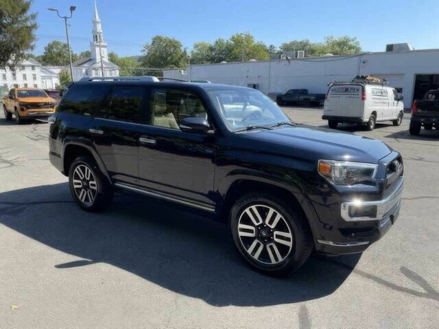 Черный Тойота 4Раннер, объемом двигателя 4 л и пробегом 35 тыс. км за 11600 $, фото 2 на Automoto.ua