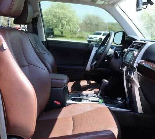 Черный Тойота 4Раннер, объемом двигателя 4 л и пробегом 98 тыс. км за 11700 $, фото 15 на Automoto.ua